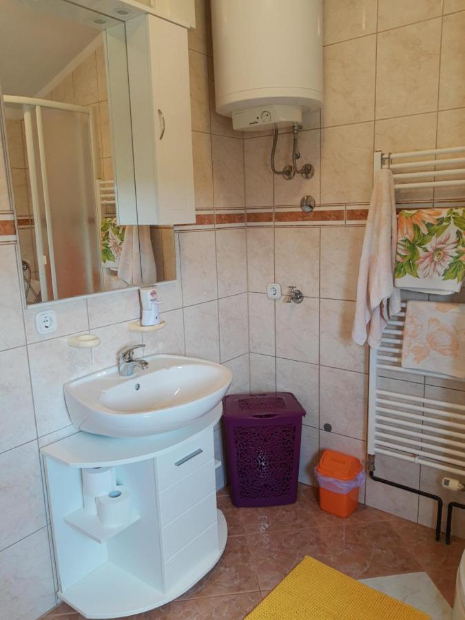 Apartments Villa Elda Peroj Luaran gambar